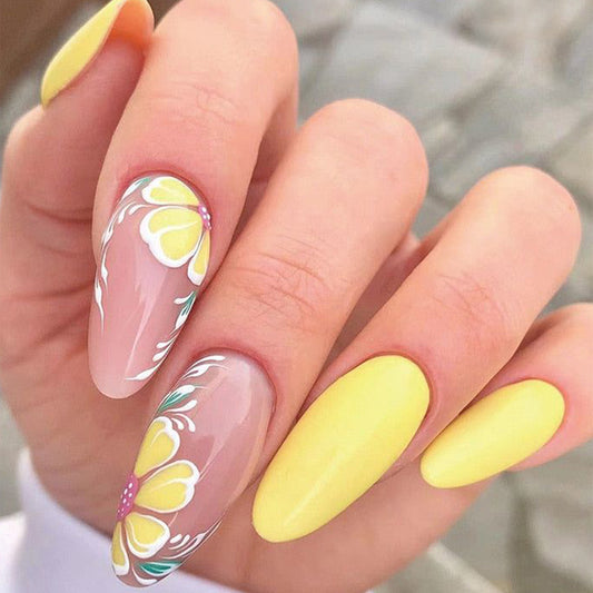 FA04 Milk Yellow Flower Nails