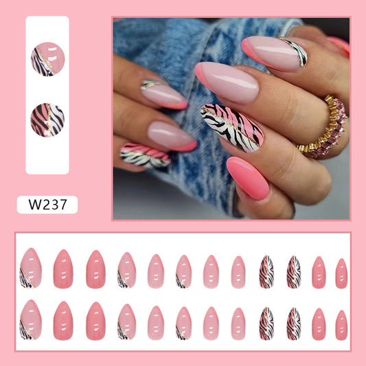 FA06 Zebra Stripes Nails