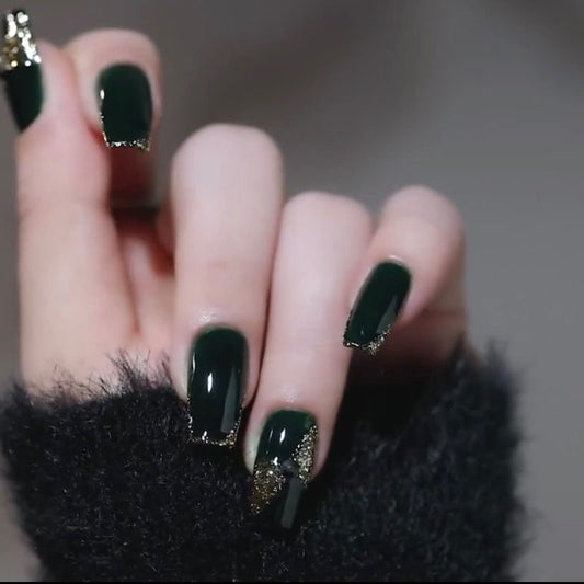 M10 Dark green cat's eye Nail