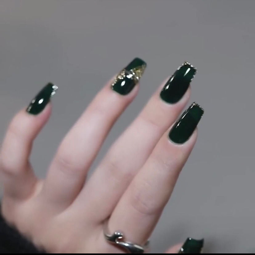 M10 Dark green cat's eye Nail