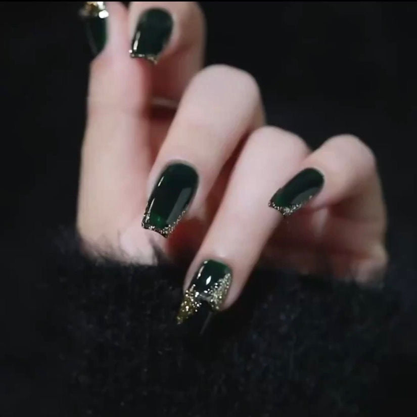 M10 Dark green cat's eye Nail