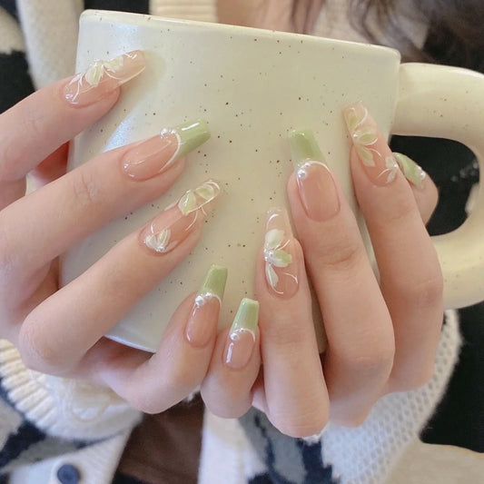 M11 Green camellias Nail