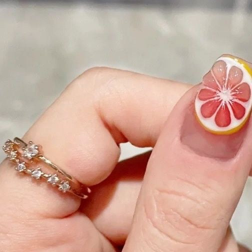 M25 Cheek lemon slices Nail